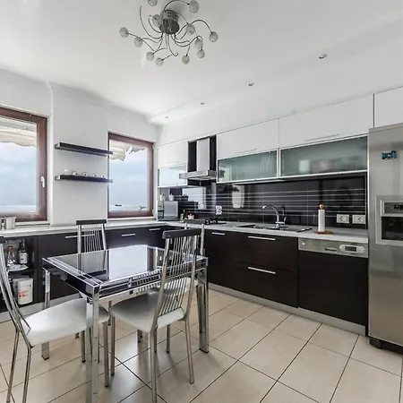 The Beachfront Horizont By Ps *