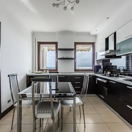 The Beachfront Horizont By Ps