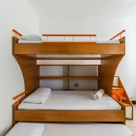 The Beachfront Horizont By Ps